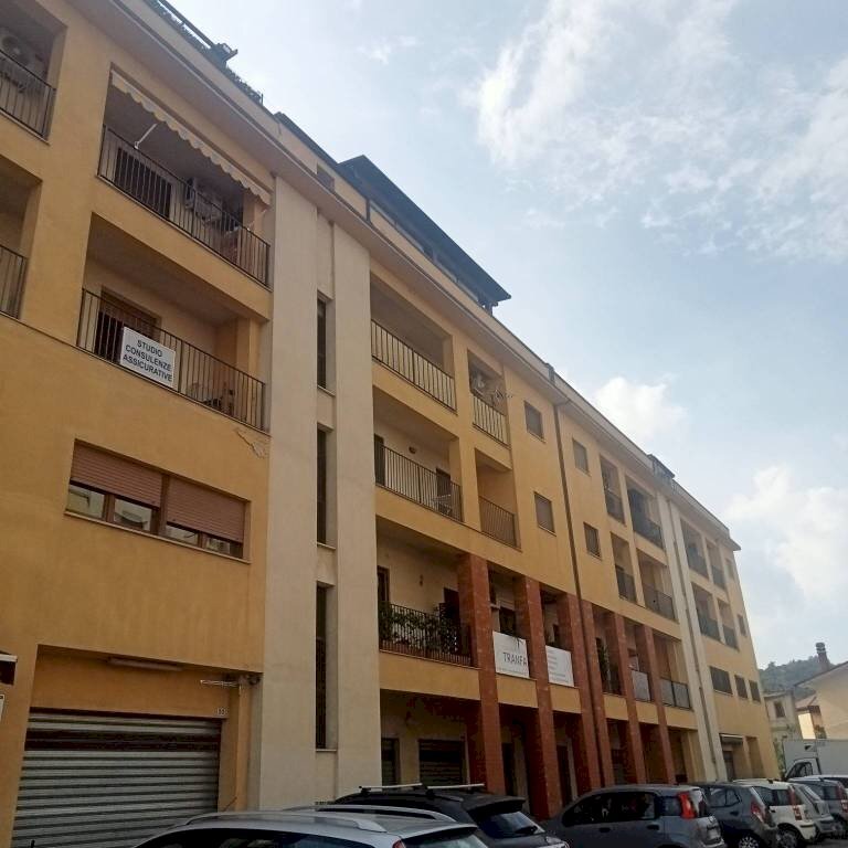 Facciata - Trilocale via Raoul Follerau, Benevento - foto 1