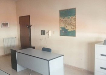 Salone - Trilocale via Raoul Follerau, Benevento - foto 11