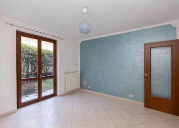 Camera da letto - Bilocale strada Rubattera, 25, Castiglione Torinese - foto 15