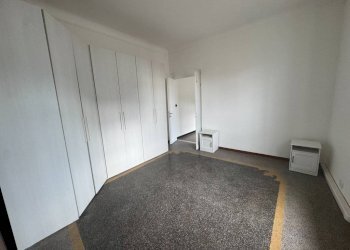 Camera da letto - Trilocale viale Carlo Canepa, Genova (zona Sestri Ponente) - foto 8