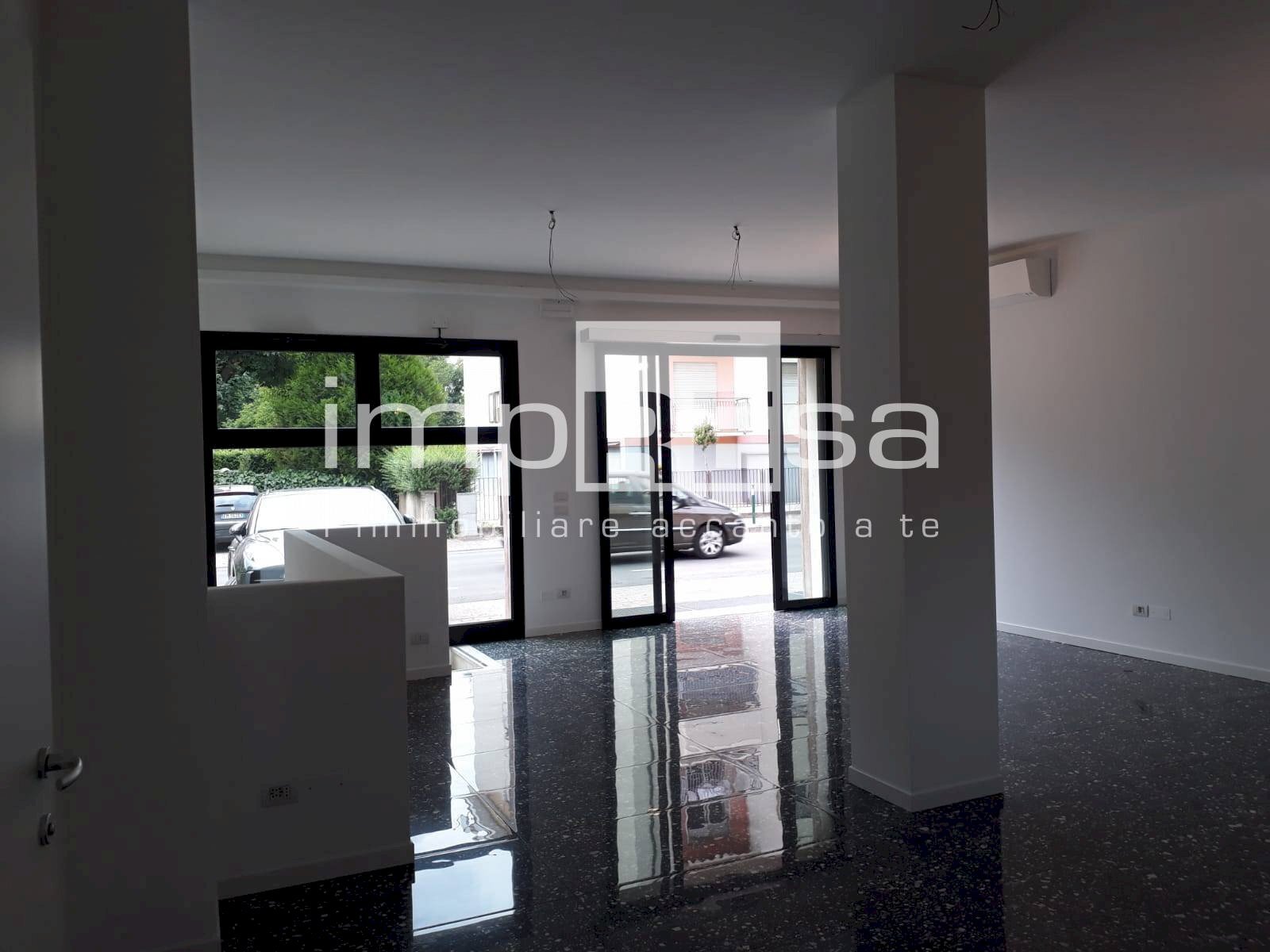 Foto 2 - Negozio v.le 4 novembre, Treviso - foto 2