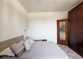 Camera da letto - Two-room apartment via Sesia, 8, Torino (neighborhood Barriera Milano) - photo 30