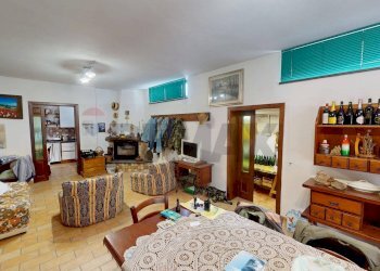 Sala da pranzo - Villa Via Bozzolo
 
3, Brugnato - foto 15