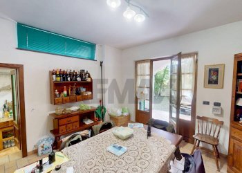 Sala da pranzo - Villa Via Bozzolo
 
3, Brugnato - foto 16