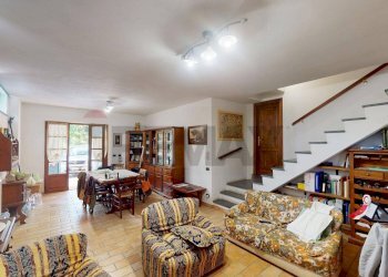 Sala da pranzo - Villa Via Bozzolo
 
3, Brugnato - foto 17