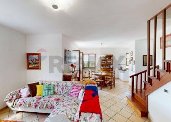 Sala da pranzo - Villa Via Bozzolo
 
3, Brugnato - foto 22