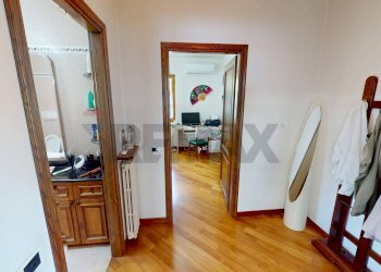 Hall / corridoio - Villa Via Bozzolo
 
3, Brugnato - foto 35