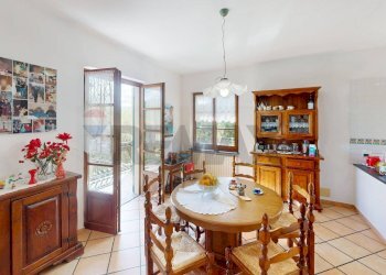 Sala da pranzo - Villa Via Bozzolo
 
3, Brugnato - foto 67