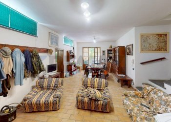 Sala da pranzo - Villa Via Bozzolo
 
3, Brugnato - foto 73