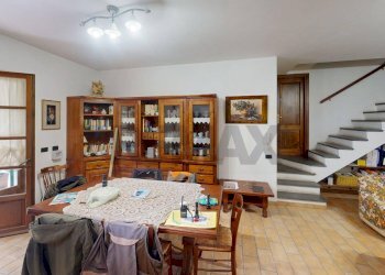 Sala da pranzo - Villa Via Bozzolo
 
3, Brugnato - foto 77