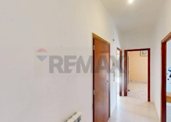 Hall / corridoio - Quadrilocale Via XXV Aprile
 
5, Portovenere - foto 7