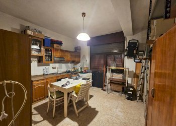 Cucina - Quadrilocale Via XXV Aprile
 
5, Portovenere - foto 45