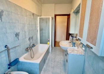Bagno - Appartamento via Giuseppe Garibaldi, 172, Pralungo - foto 17