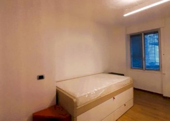 Camera da letto - Trilocale via Giovanni Gavazzeni, 6, Sondrio - foto 9