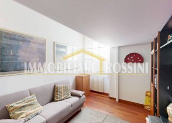 Stanza arredata - Quadrilocale via Dalmazia, 63, Varese - foto 24