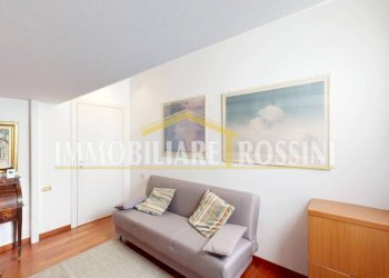 Stanza arredata - Quadrilocale via Dalmazia, 63, Varese - foto 25