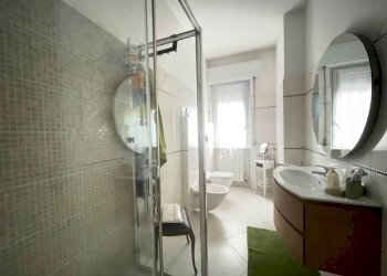 Bagno - Bilocale via Alessandro Manzoni, 12, Vimercate - foto 11