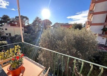 Balcone - Bilocale viale Primavera, Genova (zona Quarto) - foto 4