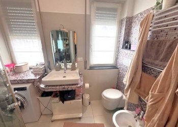 Bagno - Bilocale viale Primavera, Genova (zona Quarto) - foto 12