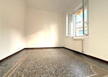 Camera da letto - Quadrilocale via Giuseppe Majorana, 12, Genova (zona Quarto) - foto 9