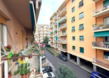 Balcone - Trilocale viale Pio VII, 50, Genova (zona Quarto) - foto 4