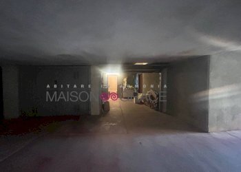 Posto macchina - Villa a Schiera via Ascanio Sobrero, 5, Alba - foto 27