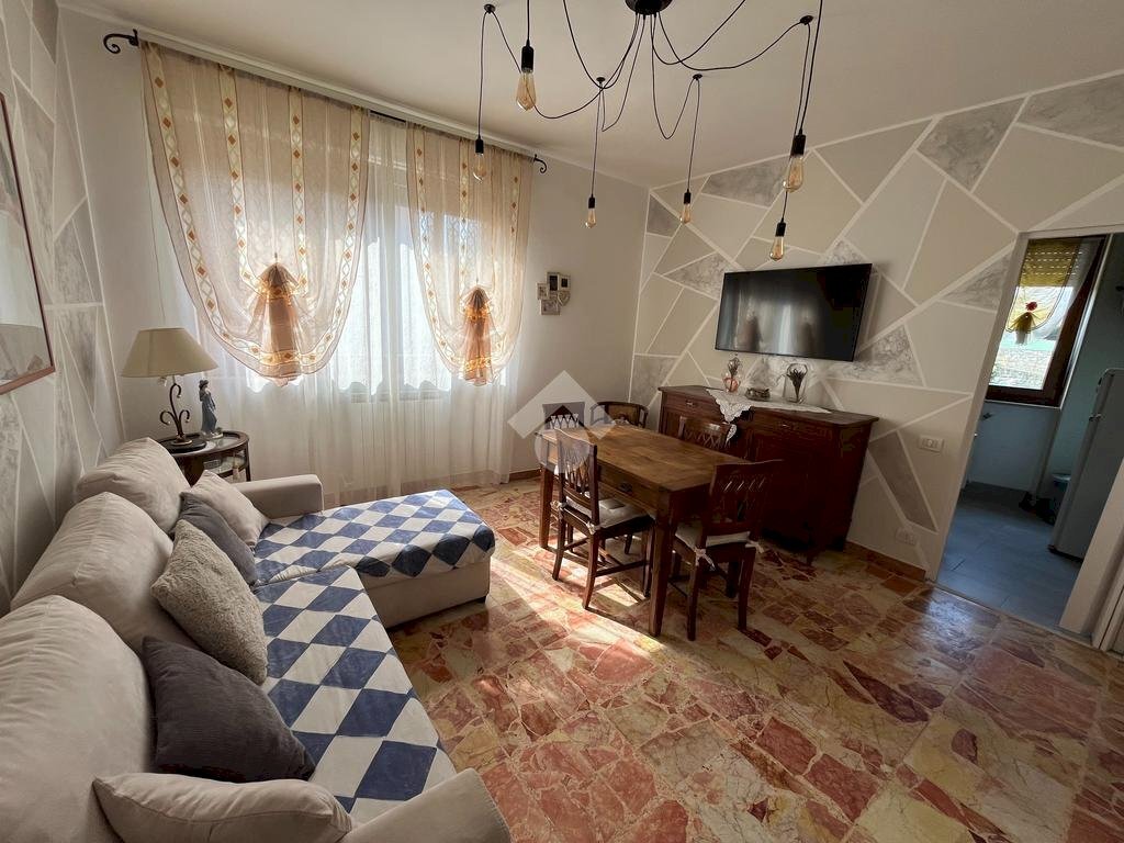 Trilocale Via Galluzia, Banchette - foto 1