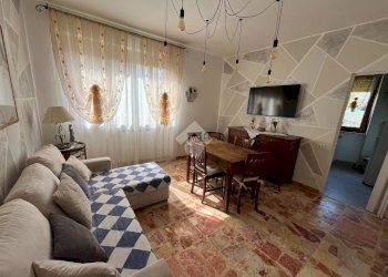 Three-room apartment Via Galluzia, Banchette - photo 1