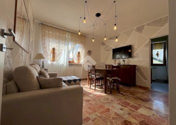 Three-room apartment Via Galluzia, Banchette - photo 4