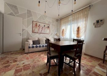 Three-room apartment Via Galluzia, Banchette - photo 12