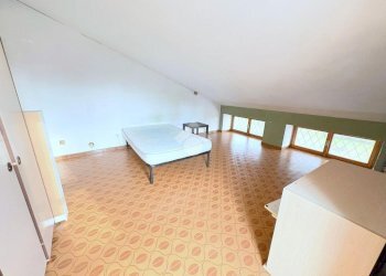 Two-room apartment Via Torino, San Francesco al Campo - photo 10