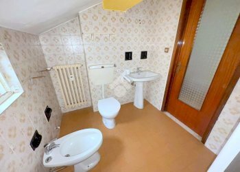 Two-room apartment Via Torino, San Francesco al Campo - photo 11