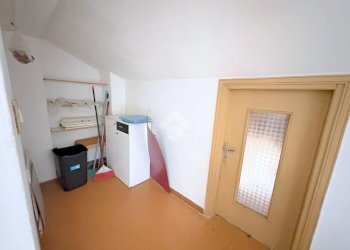 Two-room apartment Via Torino, San Francesco al Campo - photo 15