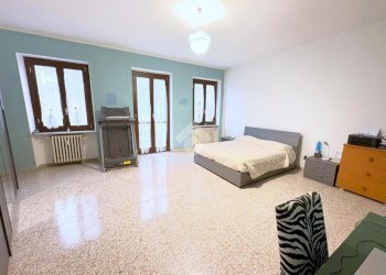 Three-room apartment Via Torino, San Francesco al Campo - photo 9