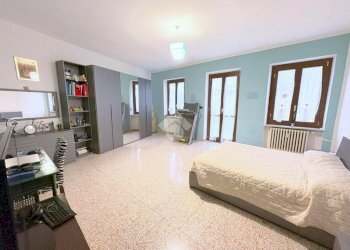 Three-room apartment Via Torino, San Francesco al Campo - photo 10