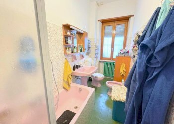 Three-room apartment Via Torino, San Francesco al Campo - photo 13