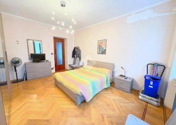 Three-room apartment Via Torino, San Francesco al Campo - photo 14