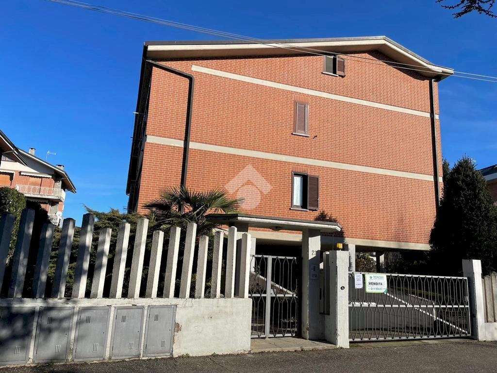 Four-room apartment Via XXV Aprile, Rivalta di Torino - photo 3