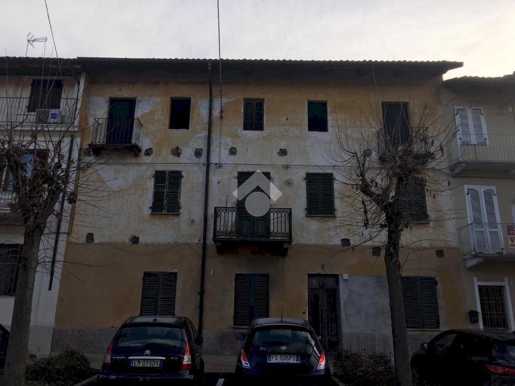 Casa semi indipendente Piazza V. Emanuele II, San Giorgio Canavese - foto 1
