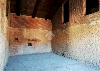 Casa semi indipendente Piazza V. Emanuele II, San Giorgio Canavese - foto 3