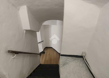 Shop Via di fossatello, Genova - photo 13