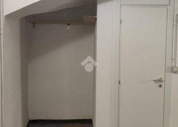 Shop Via di fossatello, Genova - photo 20