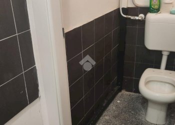 Shop Via di fossatello, Genova - photo 23