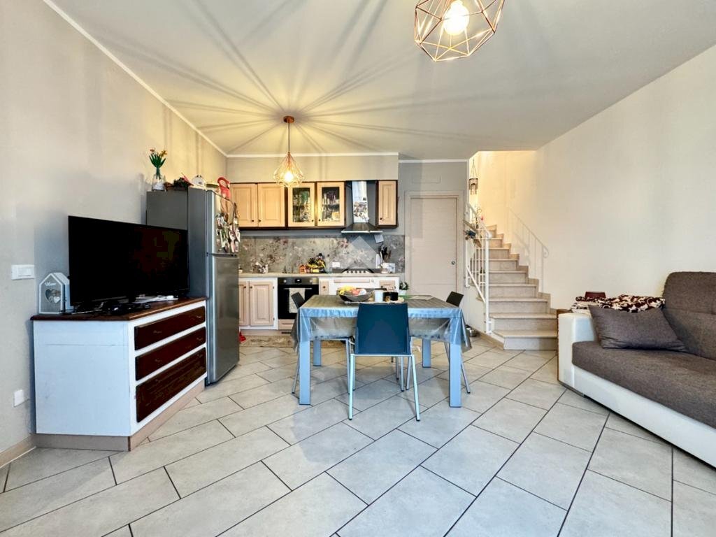 Three-room apartment Via Cartiano, Borghi - photo 1