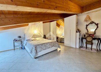 Three-room apartment Via Cartiano, Borghi - photo 4