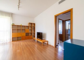 Three-room apartment Segrate - photo 3