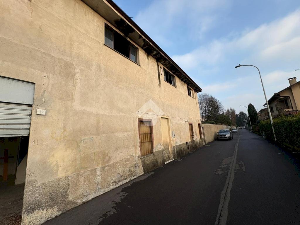 Rustic Via Martiri della Libertà, Lainate - photo 1