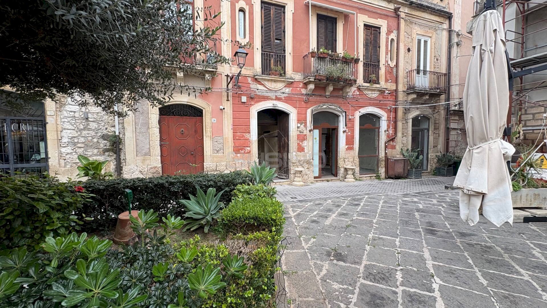 Foto 2 - Commercial Premises VIA DEL CONSIGLIO REGINALE
24, Siracusa - photo 2