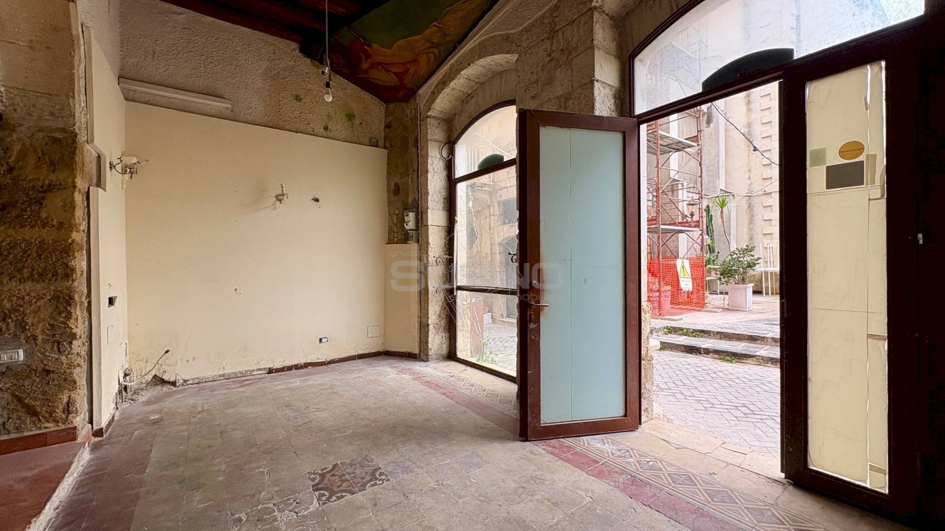 Foto 1 - Commercial Premises VIA DEL CONSIGLIO REGINALE
 
24, Siracusa - photo 1