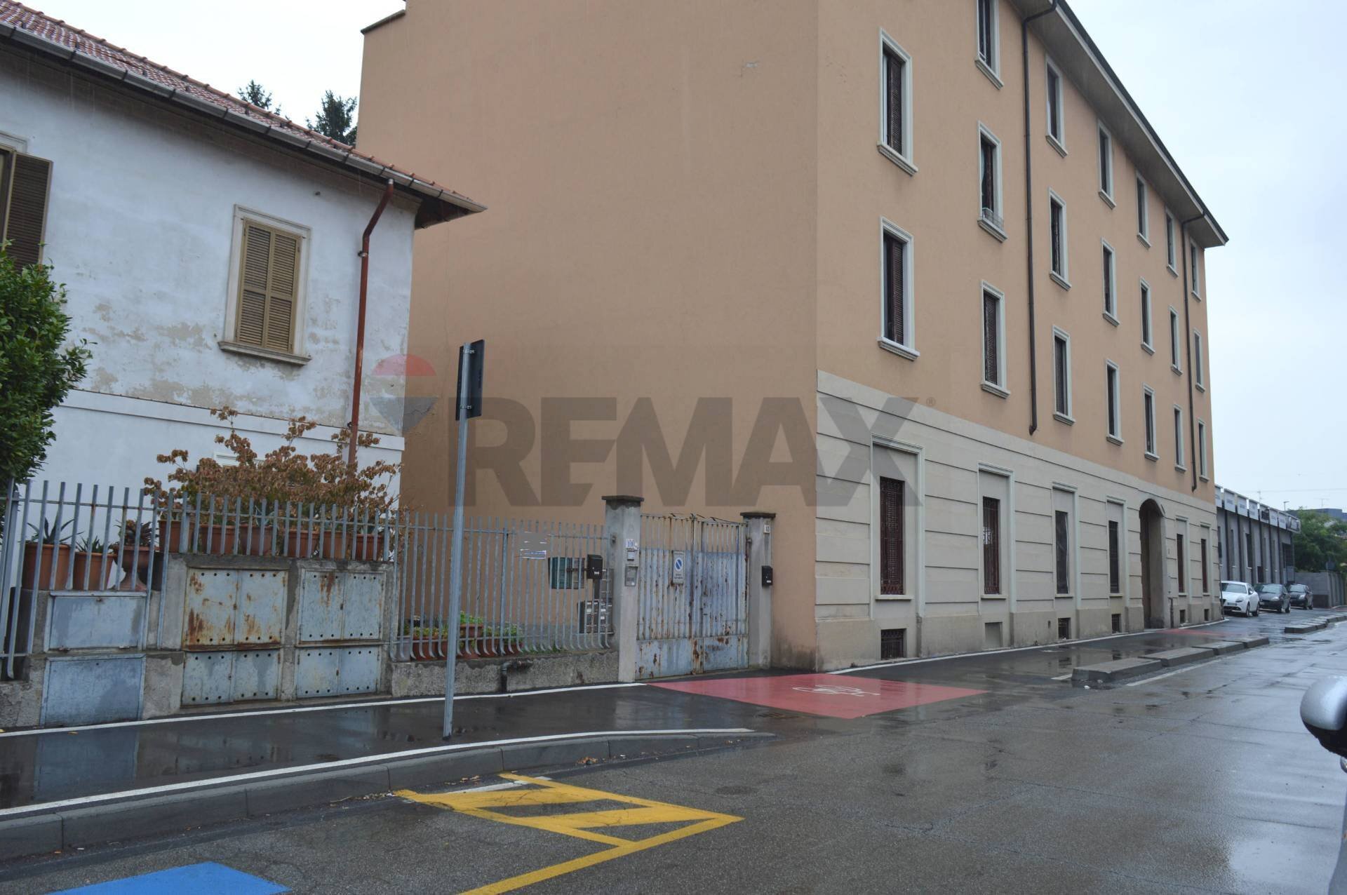 Edificio all\'aperto - Trilocale Via Bettola
 
8, Monza - foto 1